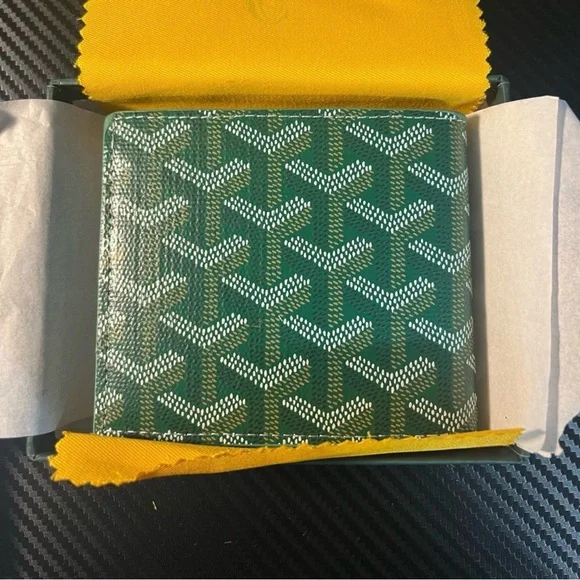 🏷️ Goyard Victoire bifold wallet in
Green Goyardine - Picture 2 of 9